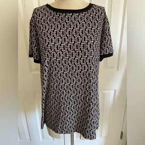 Women’s Anne Klein gorgeous top!